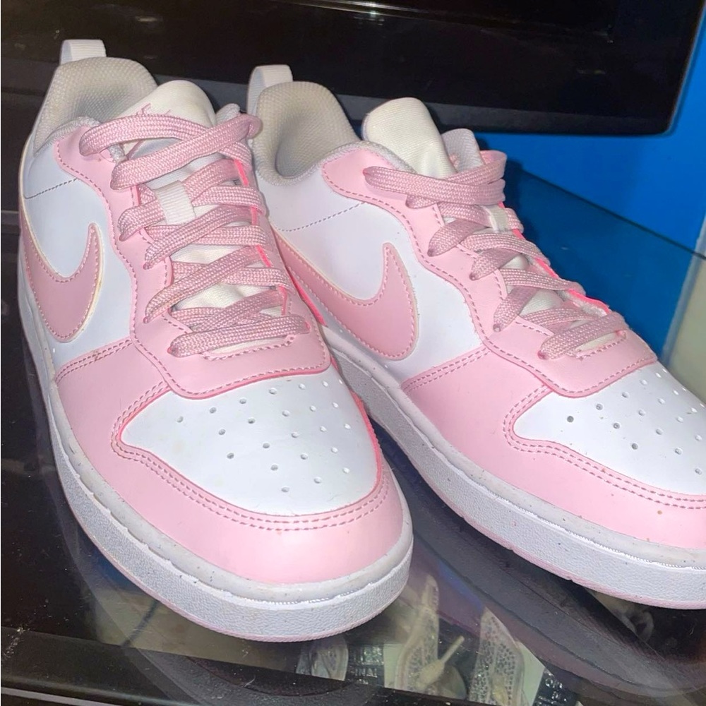 nike pink shoes